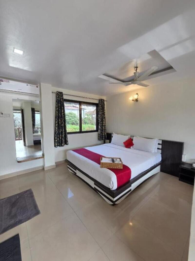 Room 2, Reveridge Cloudgreen Mahabaleshwar, Satara