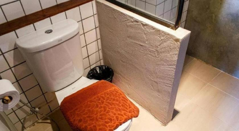 Bathroom 4, Muiphang de ville, Chiang Khan
