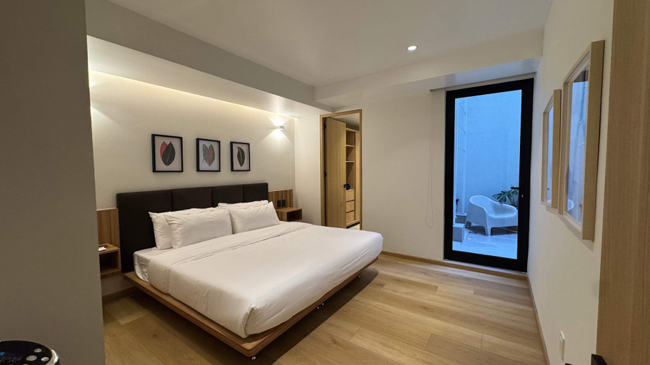 Room 4, w Upscale 2BR With Private Terrace in Roma Norte, Mexico City