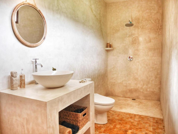 Bathroom 3, Charming 3 bedrooms villa in the heart of Canggu, Badung