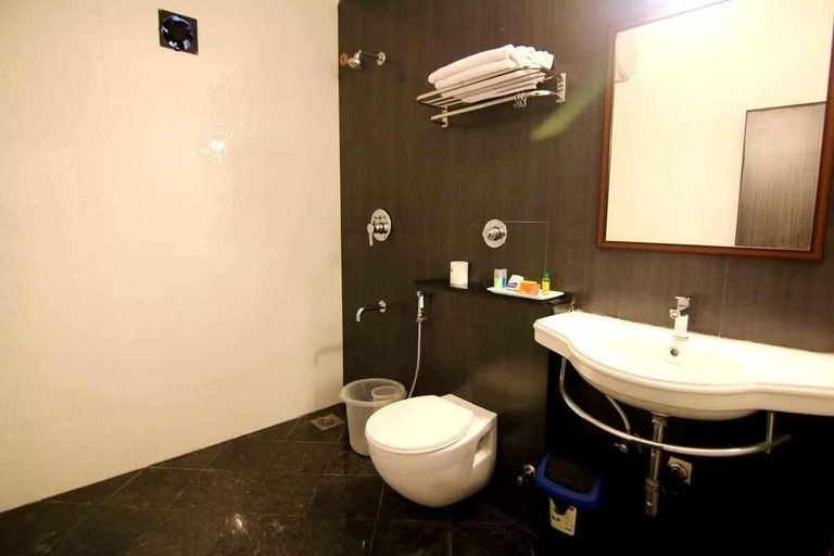 Bathroom 3, Nachiapparesidency, Chennai