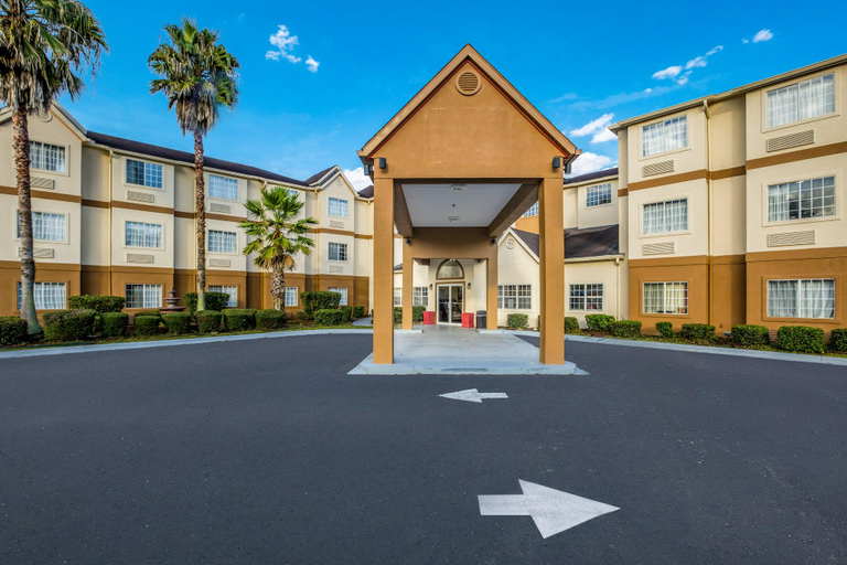 Exterior & Views 1, Red Roof PLUS+ & Suites Savannah – I-95, Chatham