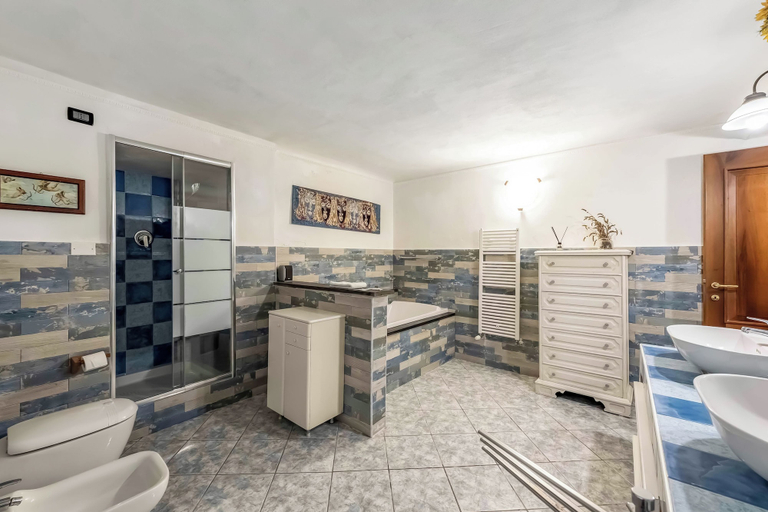 Bathroom 3, Genova House Via Caffaro, Genova