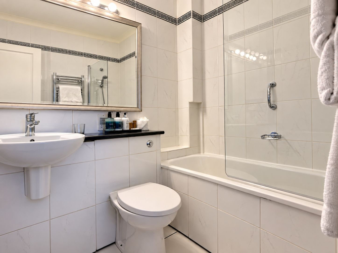 Bathroom 5, Beachcroft Hotel, BW Signature Collection, West Sussex