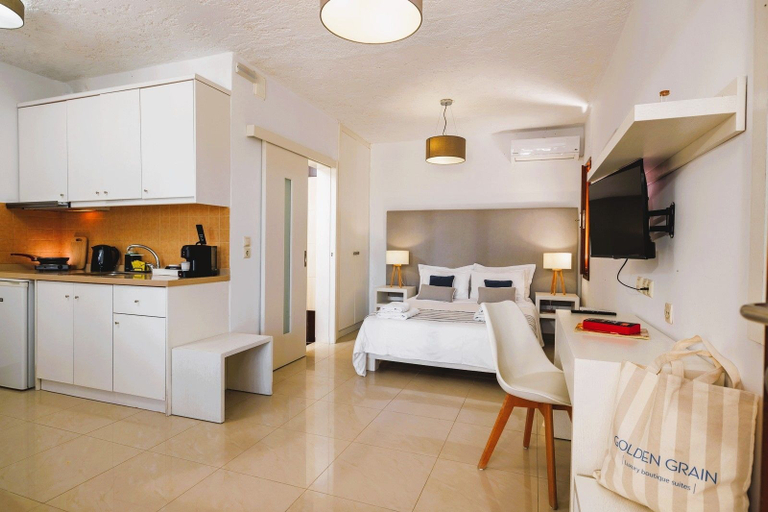 Private kitchenette 5, Golden Grain Beachfront Suites, Crete