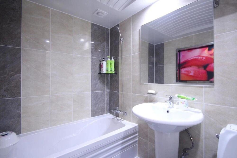 Bathroom 5, Ulsan Samsan Blue, Jung