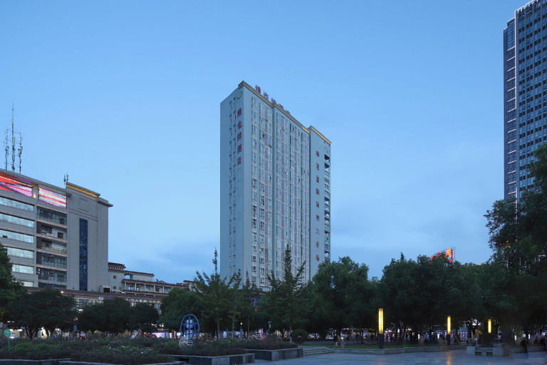 Exterior & Views