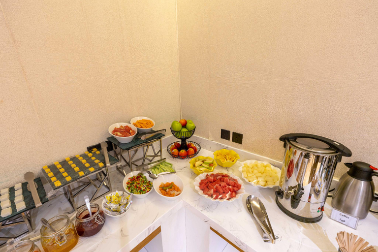 Food & Drinks 4, Al Muhaidb Residence Al Takhasossi 1 - Economic, Riyadh