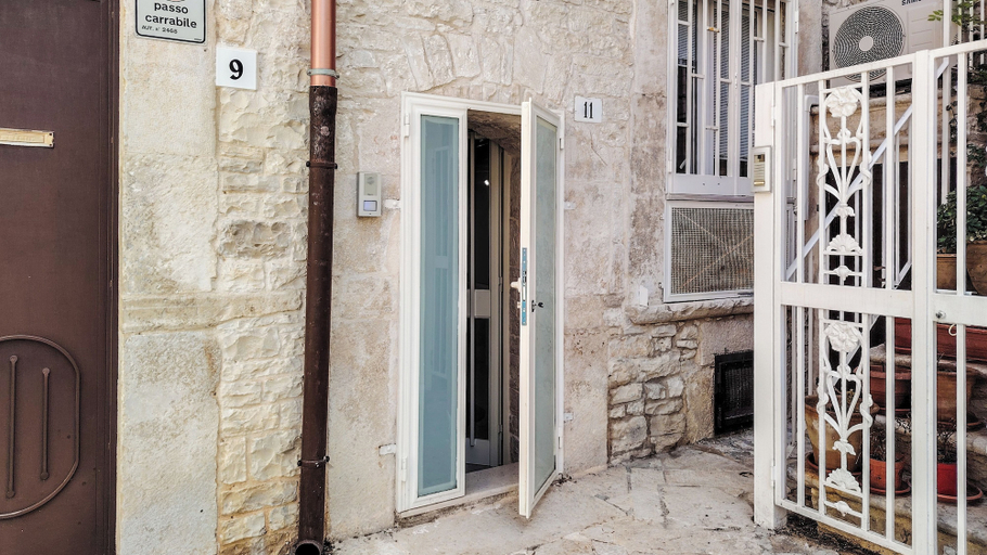 Exterior detail 3, Casetta Francese, Bari