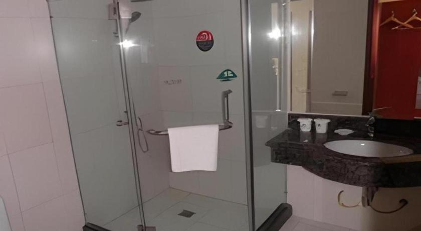 Bathroom 4, GreenTree Inn Weihai Port, Weihai