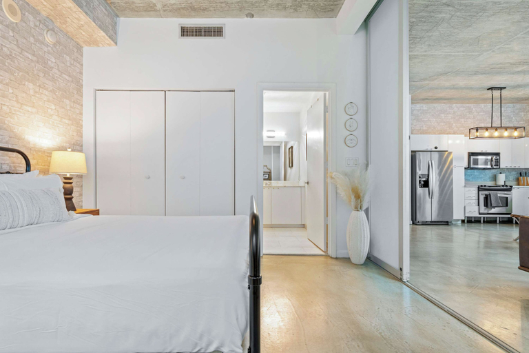 Interior 4, Stylish City Loft, Downtown Steps to Bayfront Park, Miami-Dade