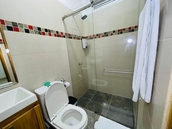 Bathroom 4, Hotel ESI, Apartadó
