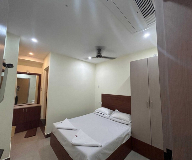 Room 3, Deluxe Room RTO Office Krishnarajapura, Bangalore