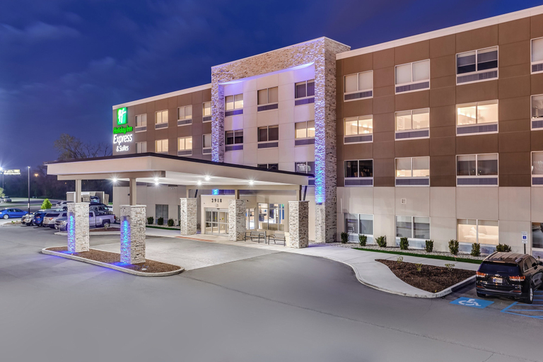 Exterior & Views 2, Holiday Inn Express & Suites HAMMOND by IHG, Lake