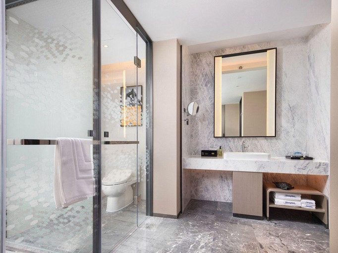 Bathroom 3, Hampton by Hilton Harbin Zhongyang Street, Harbin