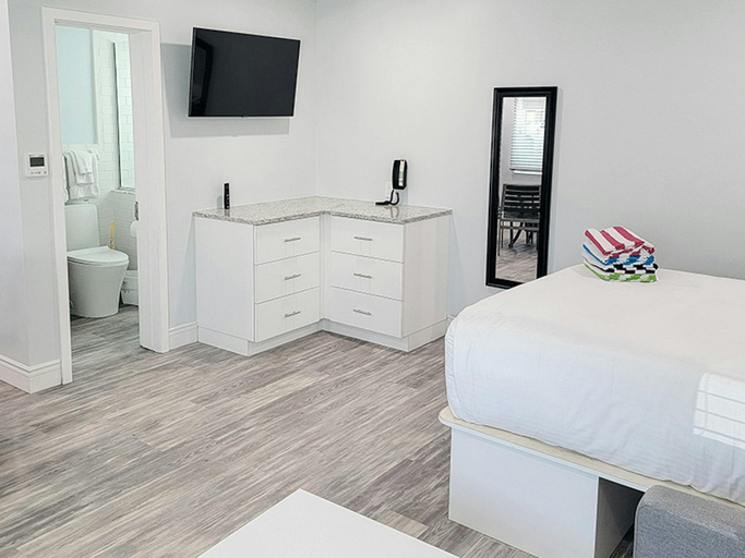 Bedroom 4, Silver Surf Gulf Beach Resort, Manatee