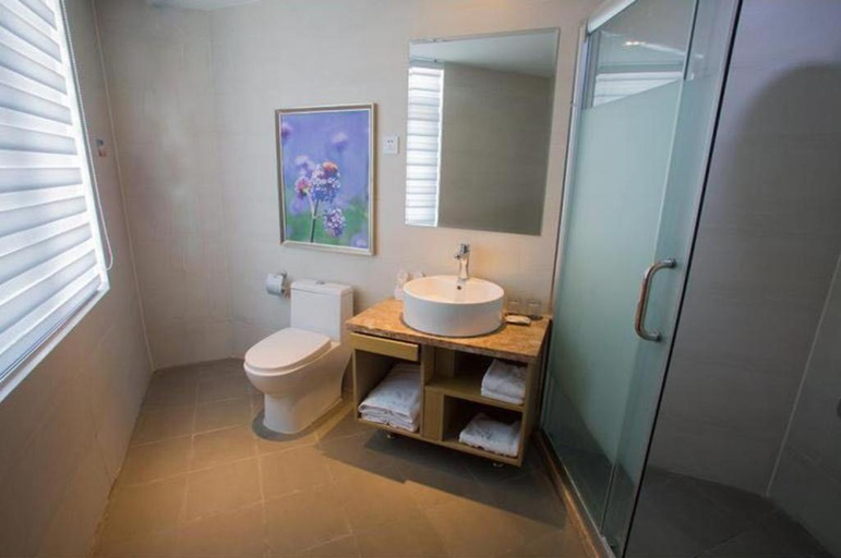 Bathroom 4, Lavande Hotel Yantai Train Station Branch, Yantai