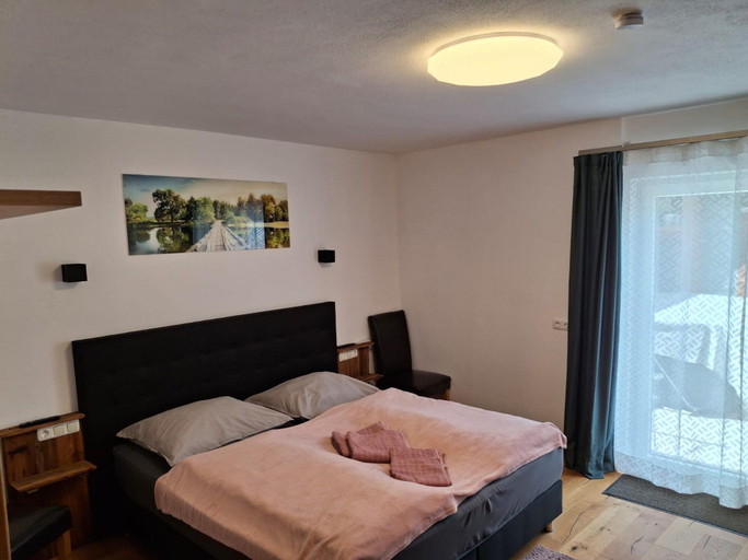 Room 5, Chalet in Stuhlfelden Near Ski Slopes, Zell am See