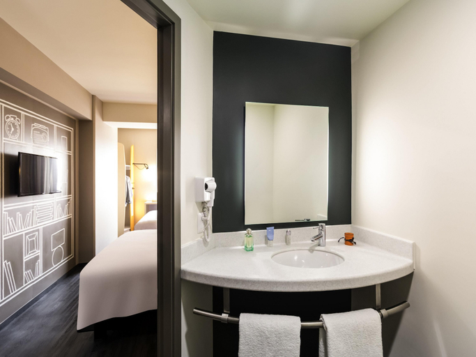 Bathroom 4, ibis Mexico Tlalnepantla, Cuautitlán Izcalli