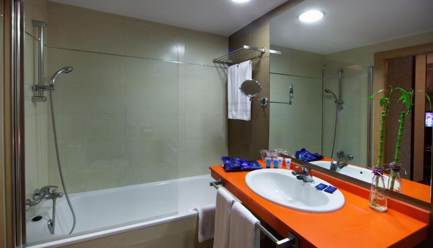 Bathroom, Evenia Zoraida Resort - All Inclusive, Almería
