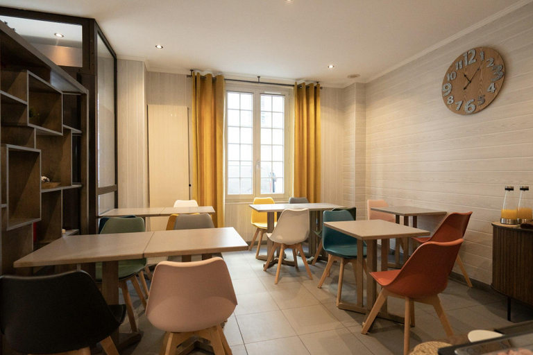 Food & Drinks 5, Hotel Lilas Blanc, Paris