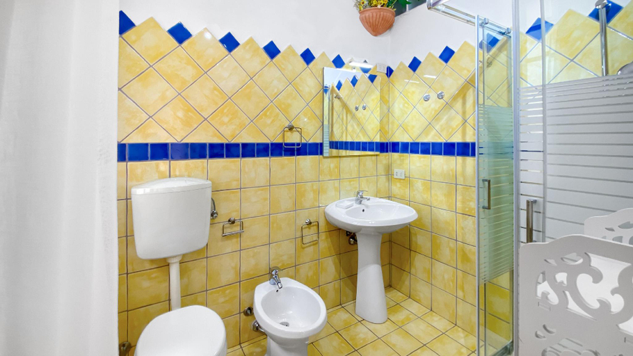 Bathroom 5, Villa La Maddalena in La Maddalena, Olbia-Tempio