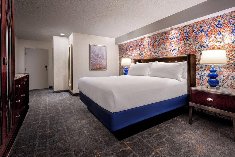 Bedroom 4, Luxor Hotel and Casino, Clark