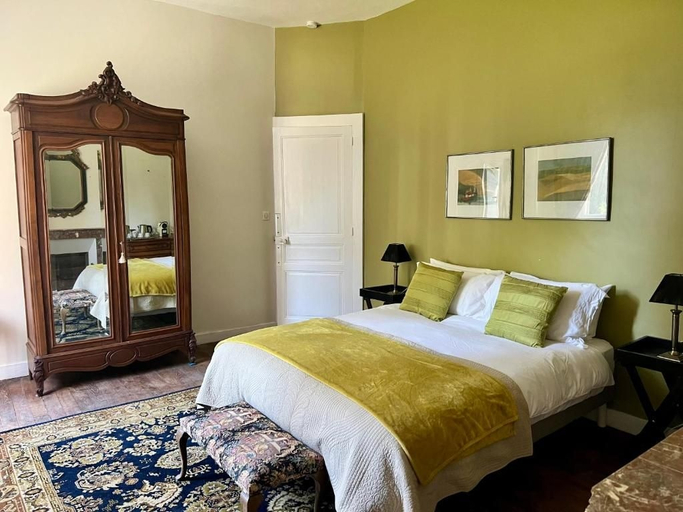 Room 3, Chateau Mas Levrault, Haute-Vienne