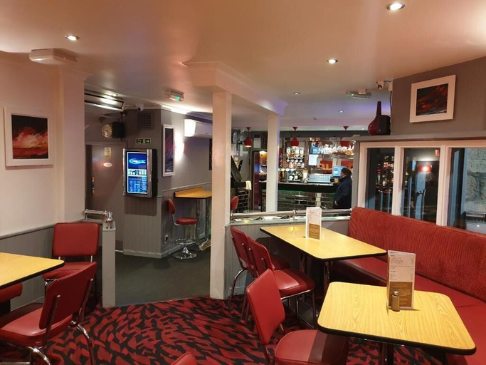 Food & Drinks 5, COMMERCIAL HOTEL, Highland