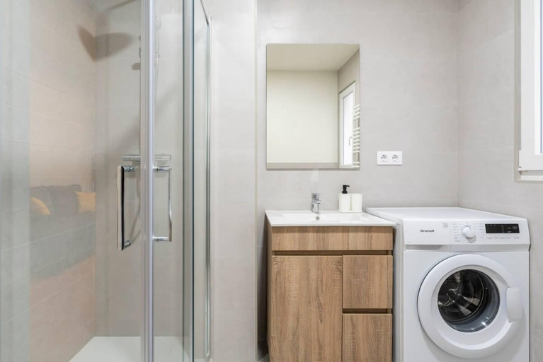 Bathroom 2, Casa junto a la Catedral, Cantabria