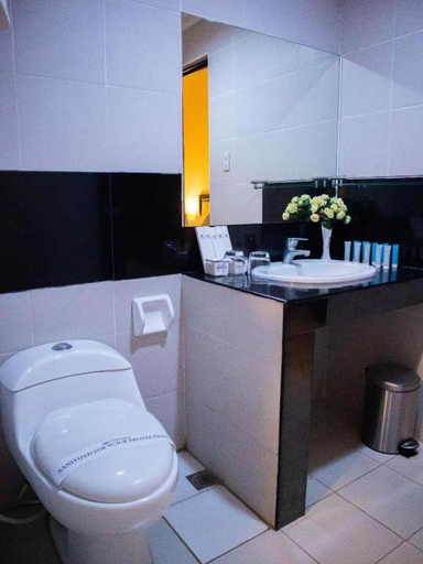 Bathroom 5, Primus Hotel and Resort, Naga City