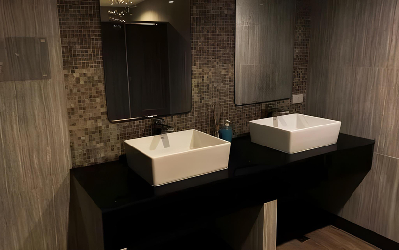 Bathroom, Venice Palace Hotel, Su-ngai Ko Lok