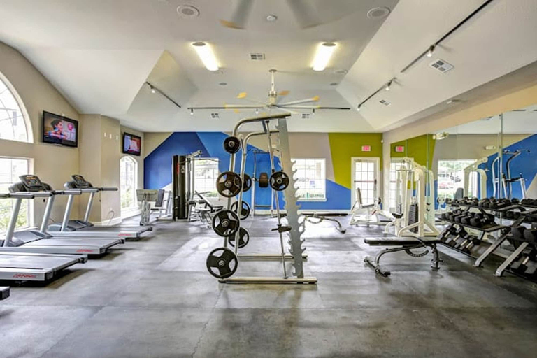 Room 4, Quaint 2BR King Suite w Gym Close to DT, Travis