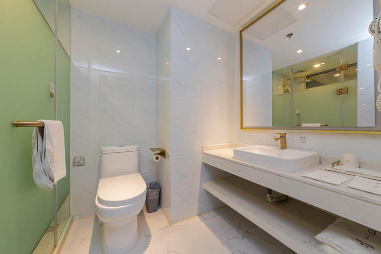 Bathroom 3, 7 Days Premium North Railway Station North Square Center, Chongqing