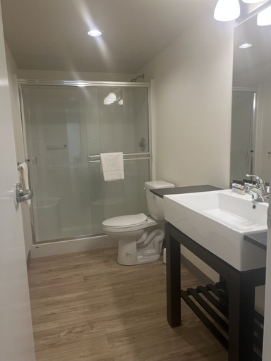 Bathroom 5, The Lodges Capilano University Squamish, Squamish-Lillooet