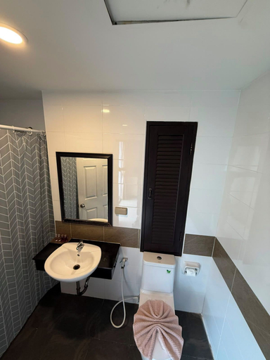 Bathroom 4, Sereneburi Patong Hotel, Phuket Island
