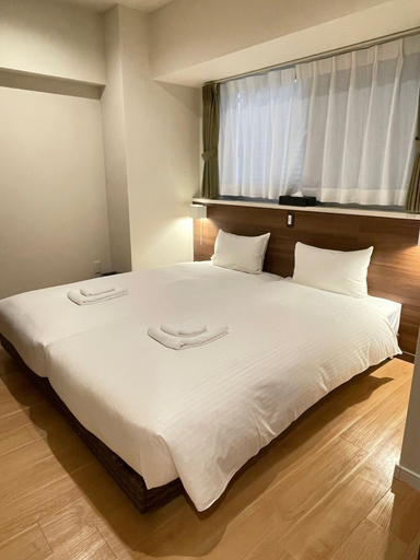 Bedroom 3, Lieta Nakayama, Nago