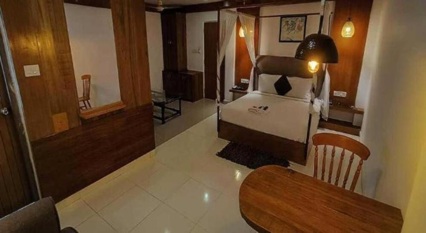 Bedroom 3, Hotel Driftwood with Swimming Pool, South Andaman