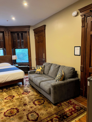 Others 5, Hamilton Suites, New York