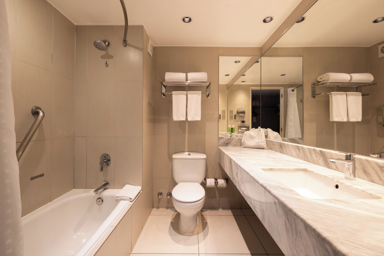 Bathroom 5, Holiday Inn Express ANTOFAGASTA by IHG, Antofagasta