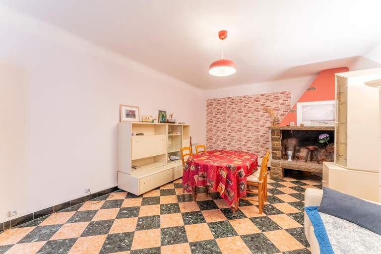 Others 5, Maison de ville, Vaucluse