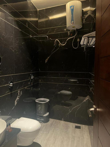 Bathroom 2, Hotel Ventures Inn, Amritsar