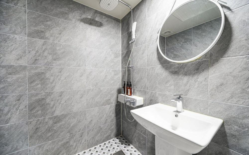Bathroom 5, Busan Jaesong-dong Hotel ro, Haeundae