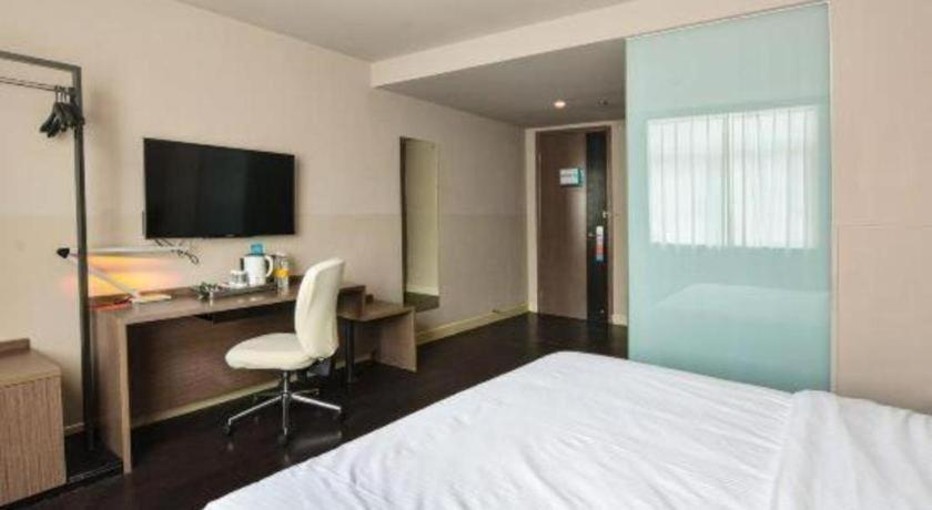 Bedroom, Jinjiang Inn Select Nanjing South Railway Station North Square, Nanjing