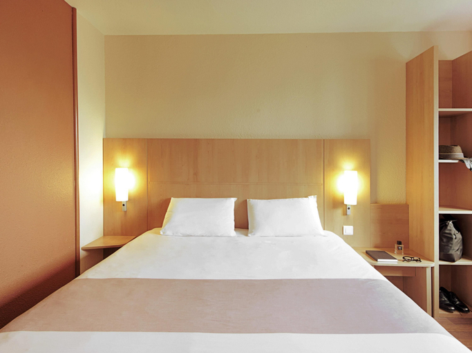 Bedroom 4, ibis Bata, Bata