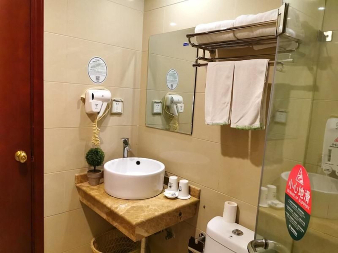 Bathroom 4, Greentree Inn Shanghai Car Piers Studio Beisong Ro, Shanghai