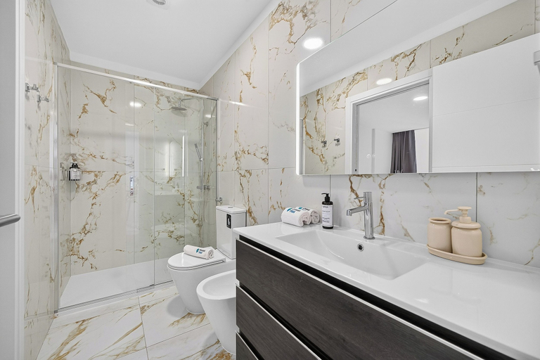 Bathroom 3, Azahara Playa Suites, Santa Cruz de Tenerife