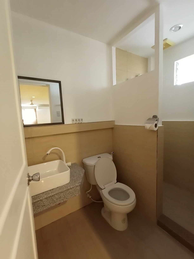 Bathroom 3, Heartland Hotel Service and Apartments, Panglao