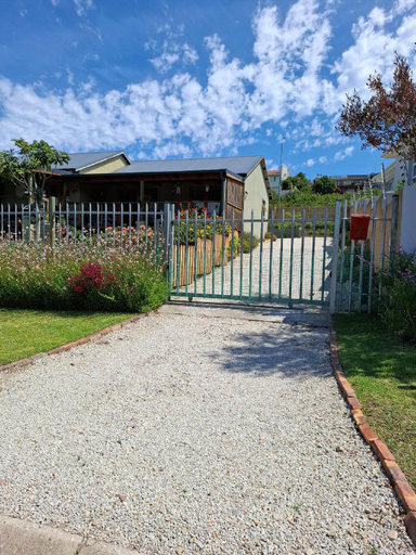 3, Petite Cottage Plett, Eden