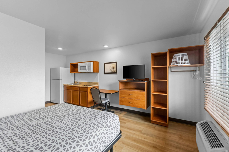 Bedroom 3, WoodSpring Suites Chesapeake - Norfolk Greenbrier, Chesapeake